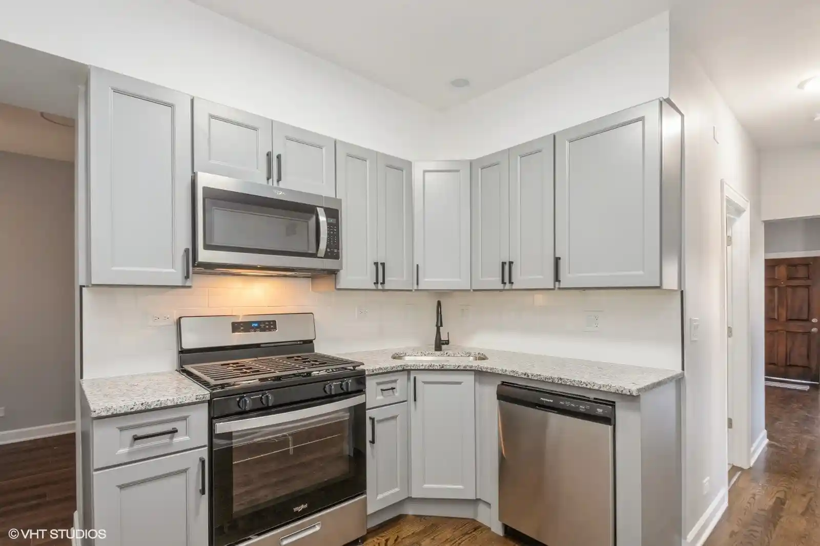 Listing Photo 2 - Condo for sale in 3601 W Lemoyne St located at 3601 W Lemoyne St, Chicago, IL 60651 - Unit 3601 W Lemoyne St