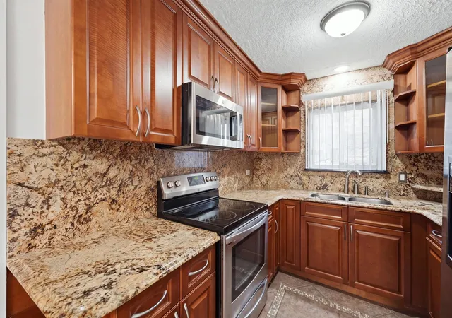 Photo 3 of Condo for sale at 8009 Beloit Ave #1A, Bridgeview, IL 60455 | MLS# 12790529 | Listing updated on 2026-10-22
