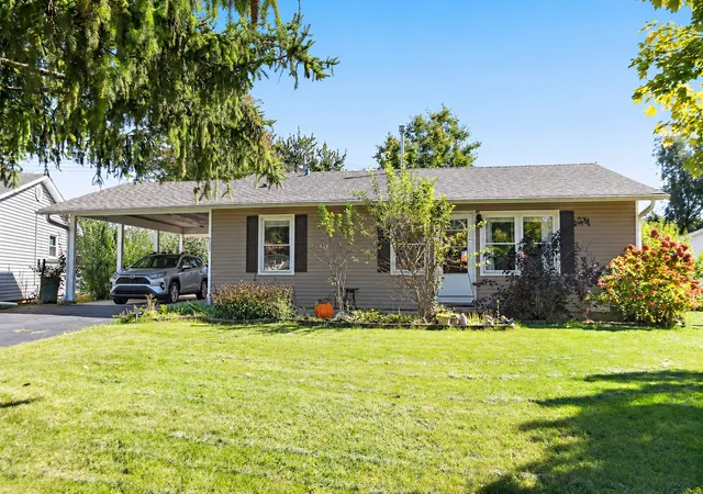 Single family home for sale at 112 Mccabe Dr, Streamwood, IL 60107 | MLS# 12790532