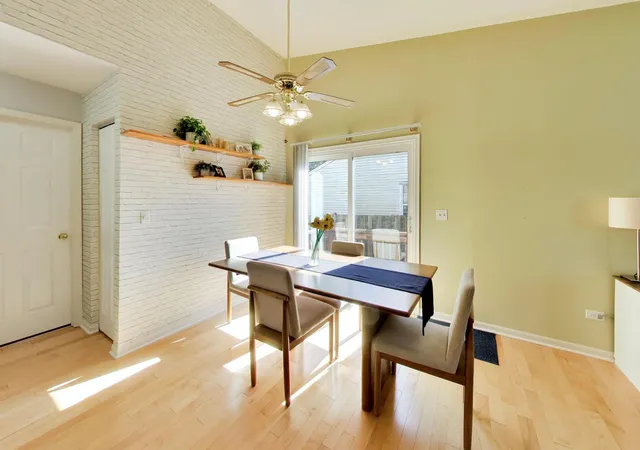 Photo 3 of Townhouse for sale at 1433 Oxford St, Carol Stream, IL 60188 | MLS# 12790534 | Listing updated on 2026-10-22