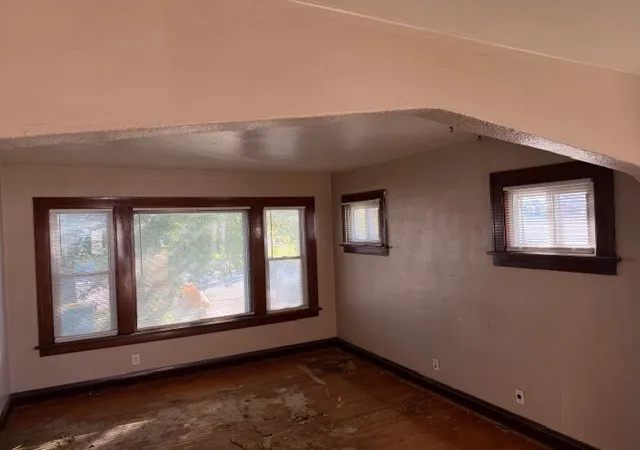 Photo 2 of Single family home for sale at 1523 N Raynor Ave, Joliet, IL 60435 | MLS# 12790563 | Listing updated on 2026-10-22