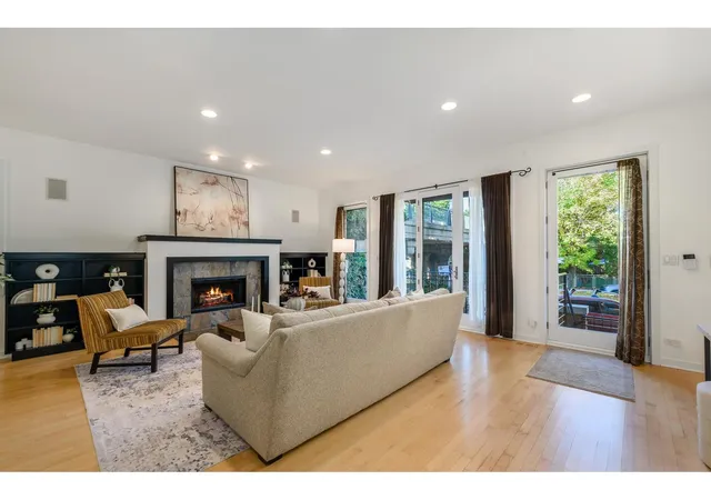 Photo 3 of Single family home for sale at 1803 N Hoyne Ave, Chicago, IL 60647 | MLS# 12790586 | Listing updated on 2026-10-22