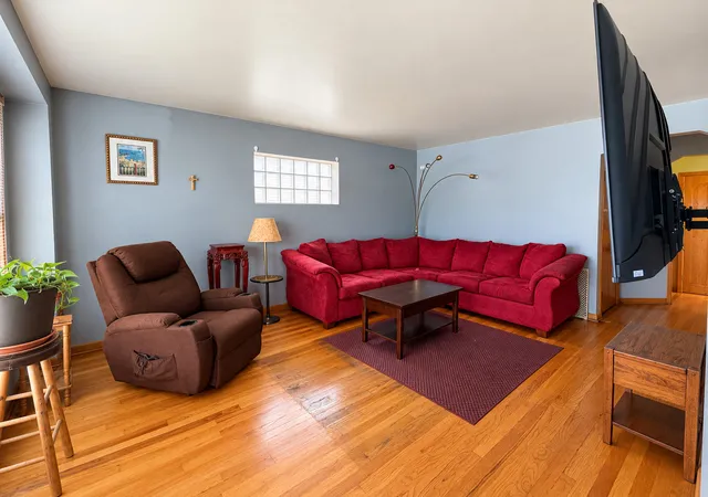 Photo 2 of Single family home for sale at 5461 N New England Ave, Chicago, IL 60656 | MLS# 12790604 | Listing updated on 2026-10-22