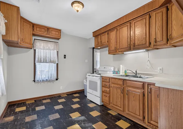 Photo 3 of Single family home for sale at 114 Winona Dr, Machesney Park, IL 61115 | MLS# 12790606 | Listing updated on 2026-10-23