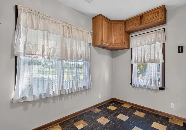 Photo 4 of Single family home for sale at 114 Winona Dr, Machesney Park, IL 61115 | MLS# 12790606 | Listing updated on 2026-10-23