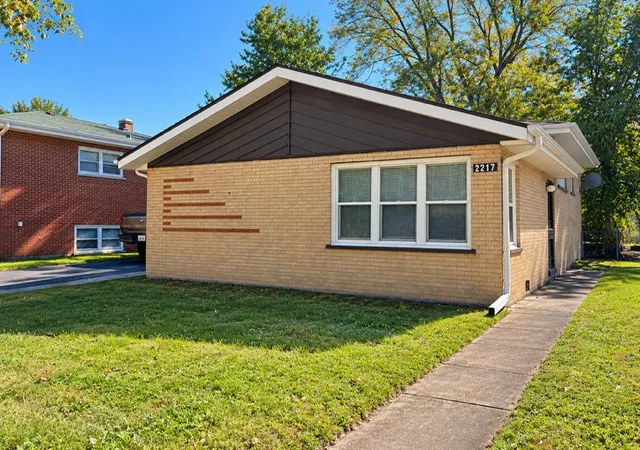 Single family home for sale at 2217 W 156th Place, Markham, IL 60426 | MLS# 12790616