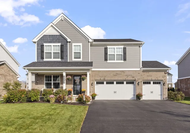 Photo 1 of Single family home for sale at 886 Canongate Ln, New Lenox, IL 60451 | MLS# 12790630 | Listing updated on 2026-10-23