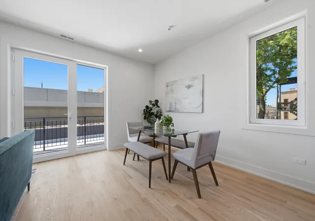 Photo 3 of Condo for sale at 5428 N Winthrop Ave #203, Chicago, IL 60640 | MLS# 12790634 | Listing updated on 2026-10-22