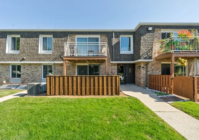 Photo 1 of Condo for sale at 4512 Kings Walk Dr #1A, Rolling Meadows, IL 60008 | MLS# 12790640 | Listing updated on 2026-10-28