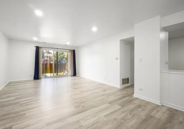 Photo 3 of Condo for sale at 4512 Kings Walk Dr #1A, Rolling Meadows, IL 60008 | MLS# 12790640 | Listing updated on 2026-10-28