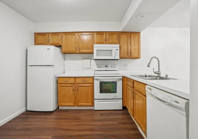 Photo 4 of Condo for sale at 4512 Kings Walk Dr #1A, Rolling Meadows, IL 60008 | MLS# 12790640 | Listing updated on 2026-10-28