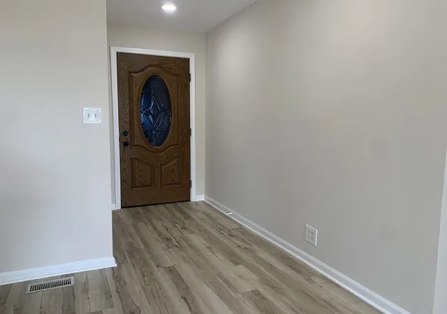 Photo 2 of Single family home for sale at 949 Harriet Ave, Aurora, IL 60505 | MLS# 12790651 | Listing updated on 2026-10-23