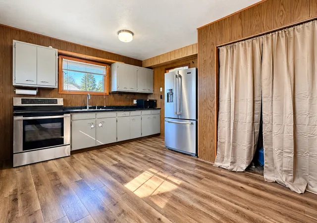Photo 3 of Single family home for sale at 505 W 20th Street, Rock Falls, IL 61071 | MLS# 12790659 | Listing updated on 2026-10-21