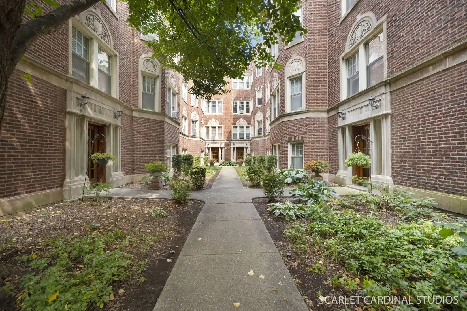 Listing Photo 2 - Condo for sale in 6137 N Hoyne Ave located at 6137 N Hoyne Ave, Chicago, IL 60659 - Unit 6137 N Hoyne Ave