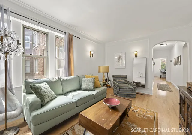 Listing Photo 4 - Condo for sale in building located at 6137 N Hoyne Ave, Chicago, IL 60659 - Unit #2