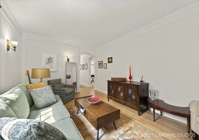 Listing Photo 5 - Condo for sale in building located at 6137 N Hoyne Ave, Chicago, IL 60659 - Unit #2