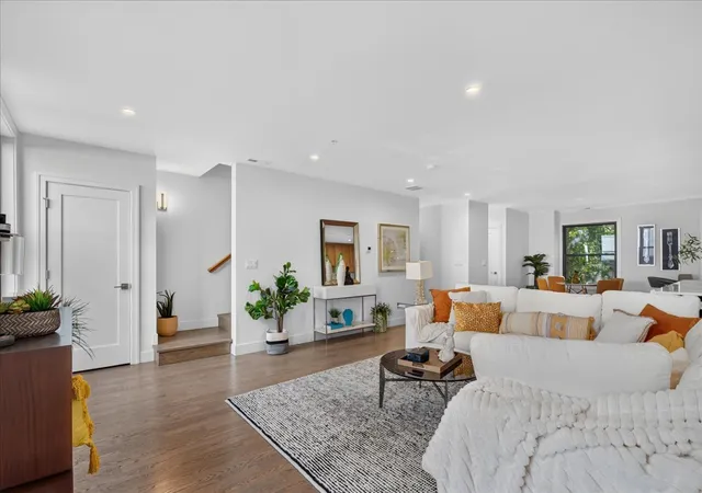 Photo 4 of Townhouse for sale at 4840 S Dorchester Ave #11, Chicago, IL 60615 | MLS# 12790678 | Listing updated on 2026-10-27