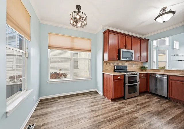 Photo 4 of House for sale at 934 Bluebell Cir, Joliet, IL 60431 | MLS# 12790684 | Listing updated on 2026-10-30