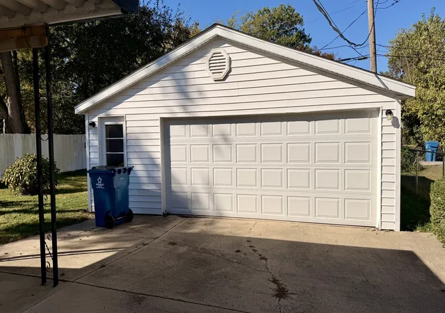 Photo 3 of Single family home for sale at 1308 Short St, Centralia, IL 62801 | MLS# 12790685 | Listing updated on 2026-10-21