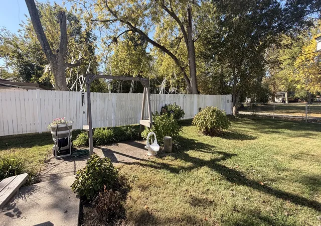 Photo 3 of Single family home for sale at 1308 Short St, Centralia, IL 62801 | MLS# 12790685 | Listing updated on 2026-10-21