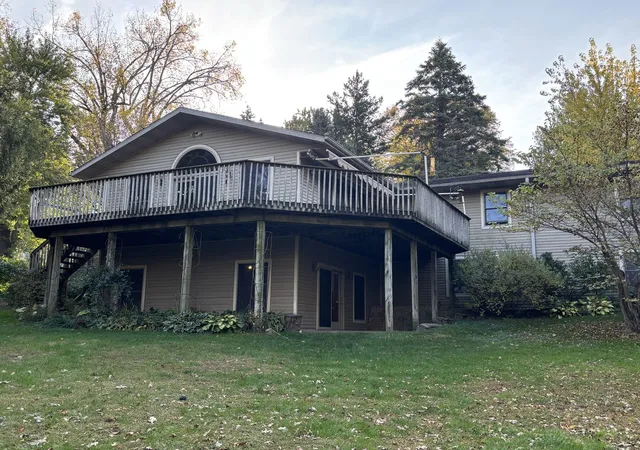 Photo 1 of Single family home for sale at 250 S 14th Street, Clinton, IA 52732 | MLS# 12790687 | Listing updated on 2026-10-27