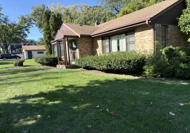Photo 4 of Single family home for sale at 353 E 3rd Street, Elmhurst, IL 60126 | MLS# 12790704 | Listing updated on 2026-10-22