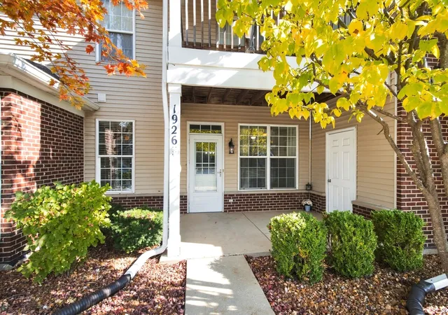 Photo 3 of Condo for sale at 1926 Parkside Dr #1926, Shorewood, IL 60404 | MLS# 12790708 | Listing updated on 2026-10-28