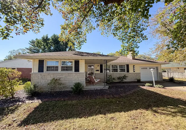 Photo 2 of Single family home for sale at 305 Linden Ln, Mattoon, IL 61938 | MLS# 12790715 | Listing updated on 2026-10-22