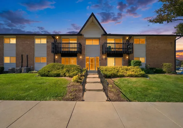 Photo 1 of Condo for sale at 19a Kingery Quarter #204, Willowbrook, IL 60527 | MLS# 12790719 | Listing updated on 2026-10-22