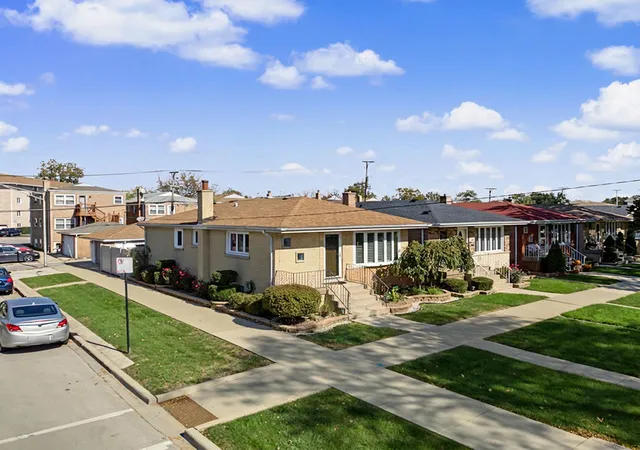 Photo 2 of Single family home for sale at 7058 W 63rd Place, Chicago, IL 60638 | MLS# 12790729 | Listing updated on 2026-10-22