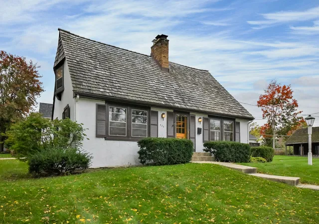 Single family home for sale at 426 E Prairie Ave, Wheaton, IL 60187 | MLS# 12790737