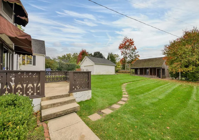 Photo 3 of Single family home for sale at 426 E Prairie Ave, Wheaton, IL 60187 | MLS# 12790737 | Listing updated on 2026-10-23