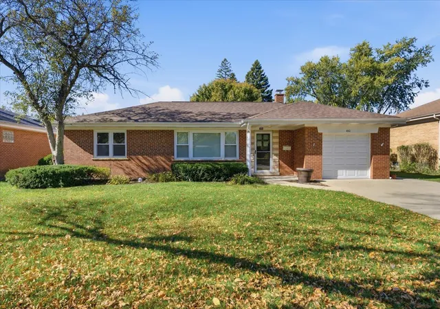 Single family home for sale at 460 S Cherry St, Itasca, IL 60143 | MLS# 12790739