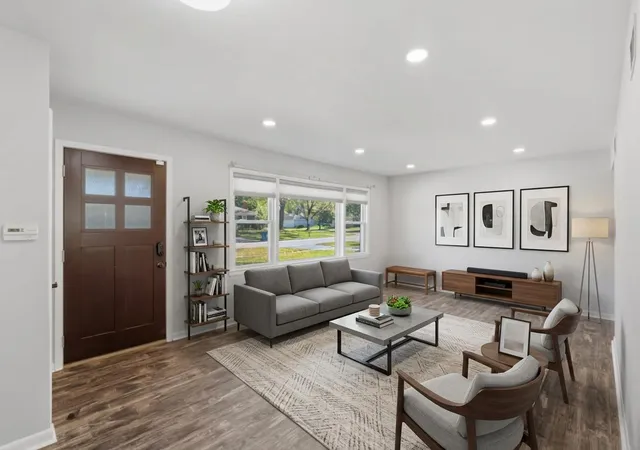 Photo 3 of Single family home for sale at 460 S Cherry St, Itasca, IL 60143 | MLS# 12790739 | Listing updated on 2026-10-21