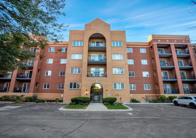 Condo for sale at 55 S Hale St #207, Palatine, IL 60067 | MLS# 12790743
