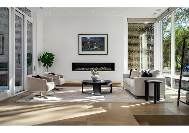 Photo 2 of Sale Pending at 1837 N Winchester Ave, Chicago, IL 60622 | MLS# 12790759 | Listing updated on 2026-10-30