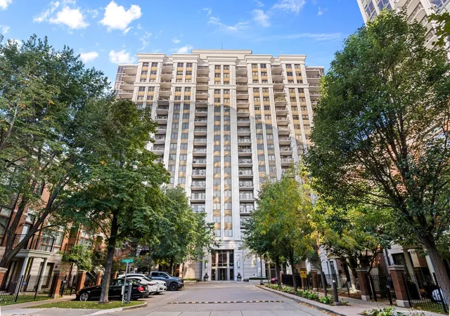 Photo 1 of Condo for sale at 1322 S Prairie Ave #1611, Chicago, IL 60605 | MLS# 12790765 | Listing updated on 2026-10-21
