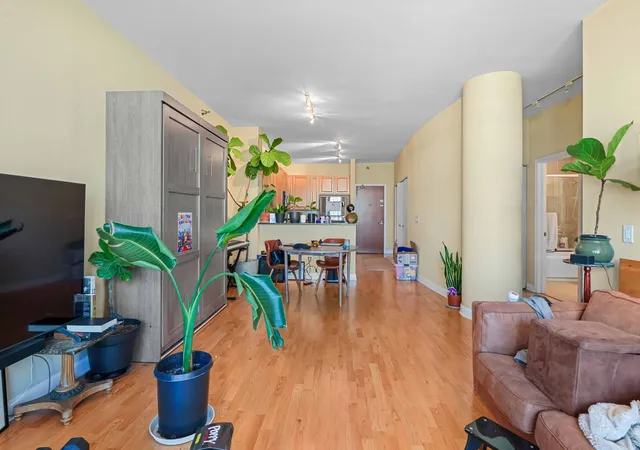 Photo 3 of Condo for sale at 1322 S Prairie Ave #1611, Chicago, IL 60605 | MLS# 12790765 | Listing updated on 2026-10-21