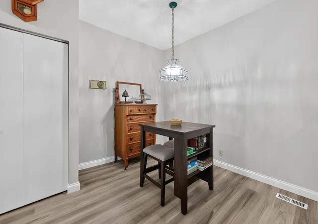 Photo 4 of Condo for sale at 1474 Walnut Hl Ave, St. Charles, IL 60174 | MLS# 12790766 | Listing updated on 2026-10-22