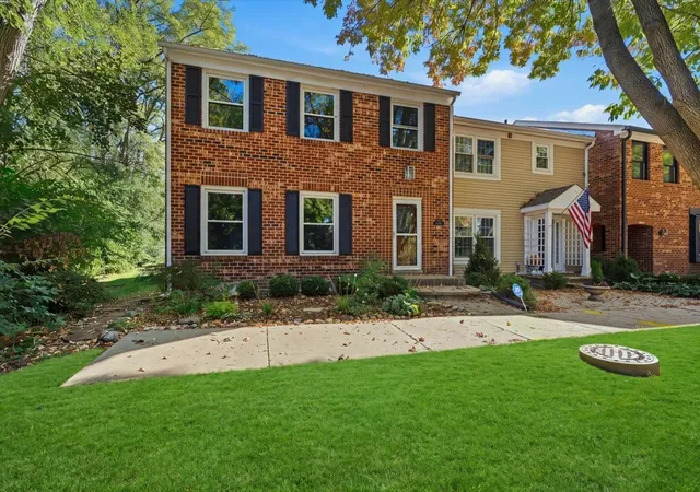 Townhouse for sale at 1525 Wedgefield Cir, Naperville, IL 60563 | MLS# 12790774