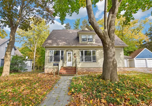 Photo 1 of Single family home for sale at 349 Vine St, Woodstock, IL 60098 | MLS# 12790775 | Listing updated on 2026-10-29