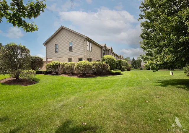 Photo 4 of Townhouse for sale at 14567 Albany Ave, Lemont, IL 60439 | MLS# 12790777 | Listing updated on 2026-10-22