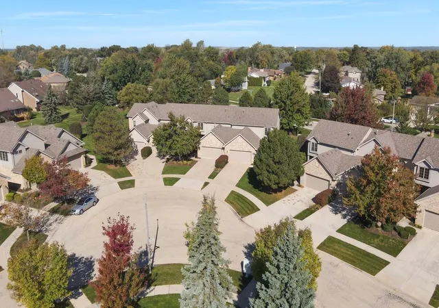 Photo 3 of Townhouse for sale at 14567 Albany Ave, Lemont, IL 60439 | MLS# 12790777 | Listing updated on 2026-10-22