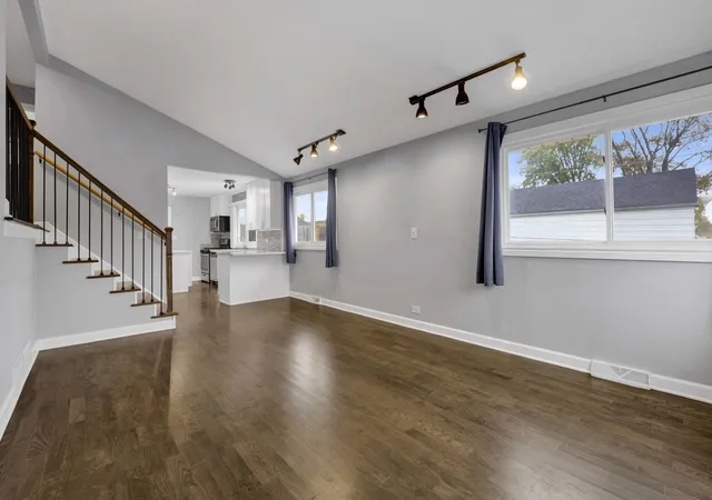 Photo 4 of Single family home for sale at 318 E Maple Ave, Roselle, IL 60172 | MLS# 12790785 | Listing updated on 2026-10-21