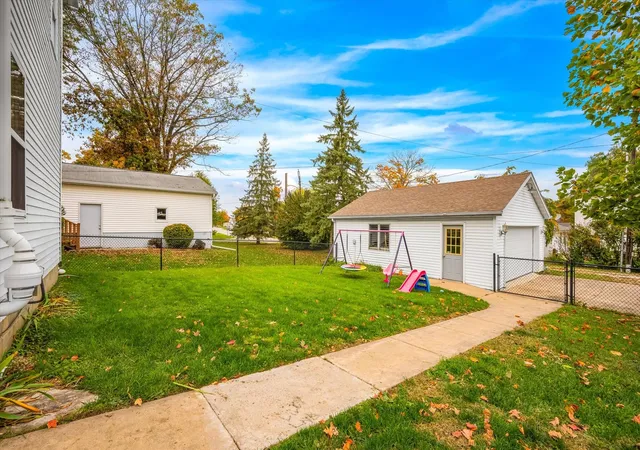 Photo 1 of Single family home for sale at 204 W Columbia St, Danvers, IL 61732 | MLS# 12790798 | Listing updated on 2026-10-29