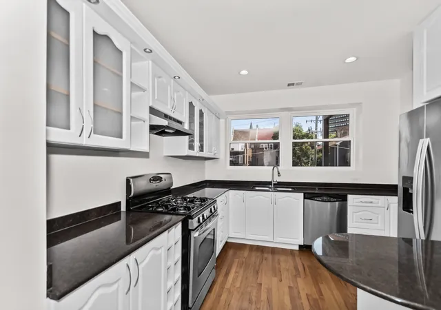 Photo 2 of Condo for sale at 4023 S Calumet Ave #2N, Chicago, IL 60653 | MLS# 12790813 | Listing updated on 2026-10-21