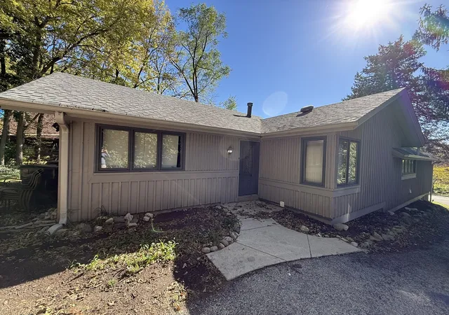 Photo 2 of Single family home for sale at 306 Park Ave, Cary, IL 60013 | MLS# 12790821 | Listing updated on 2026-10-21