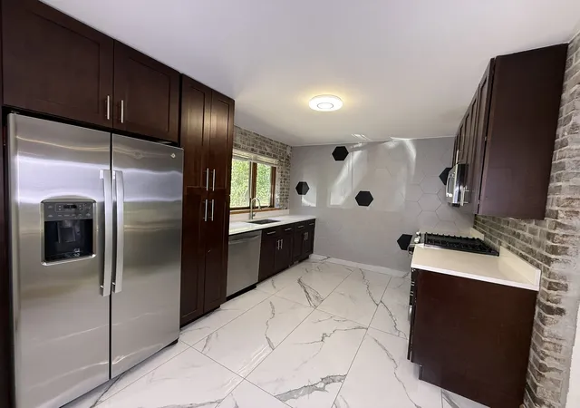 Photo 3 of Single family home for sale at 306 Park Ave, Cary, IL 60013 | MLS# 12790821 | Listing updated on 2026-10-21