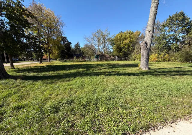 Photo 1 of Land for sale at 110 Gladys Ave, Fox River Grove, IL 60021 | MLS# 12790839 | Listing updated on 2026-10-21