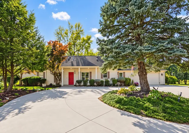 Single family home for sale at 3325 Stoneybrook Dr, Champaign, IL 61822 | MLS# 12790874